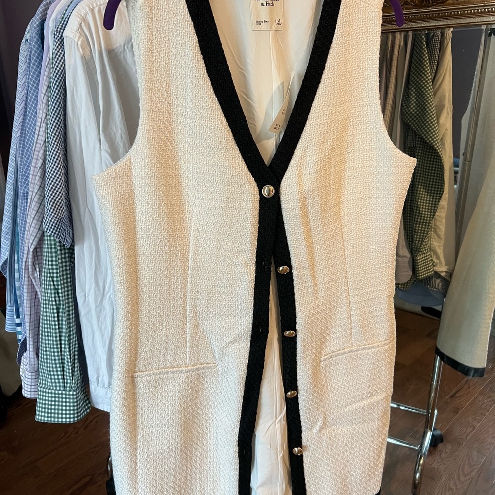 Chic White and Black Buttoned dress